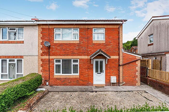 3 Bedroom Semi-Detached House For Sale In Elm Street, Pontypridd, CF37