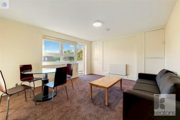 3 Bedroom Flat To Rent In Paul Street, London, E15