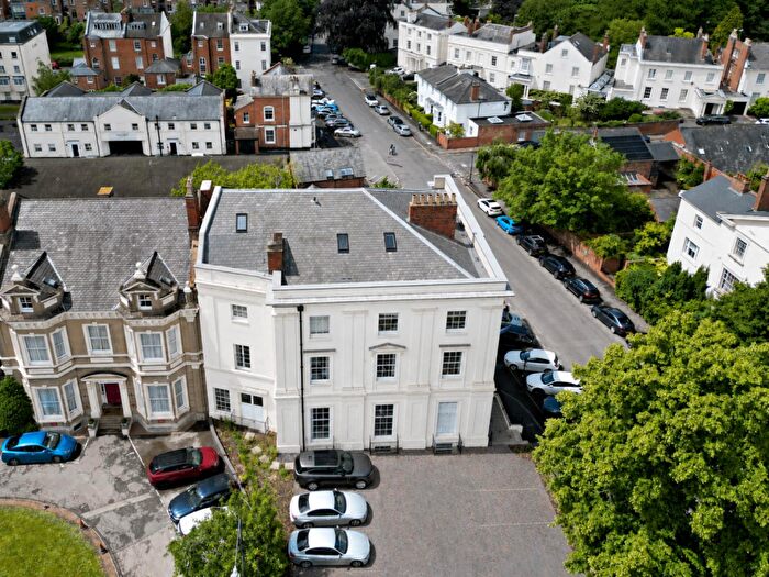 3 Bedroom Duplex For Sale In Beauchamp Hill, Leamington Spa, CV32