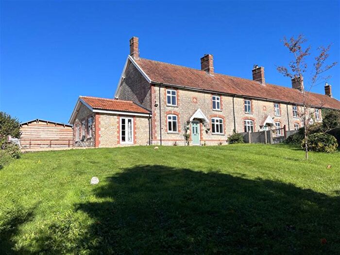 3 Bedroom Character Property To Rent In Pows Hill, Clandown, Radstock, BA3