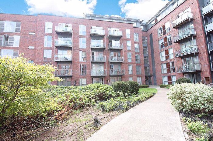 1 Bedroom Flat To Rent In The Heart, Walton-On-Thames., KT12