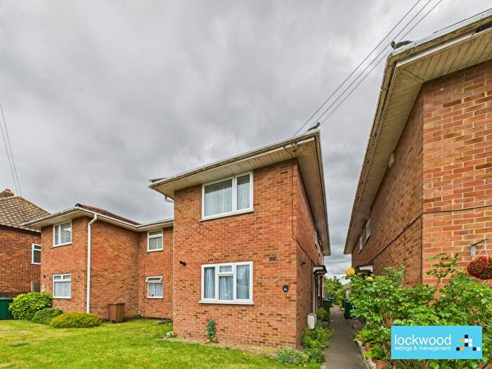 2 Bedroom Maisonette To Rent In Gordon Road, Ashford, TW15