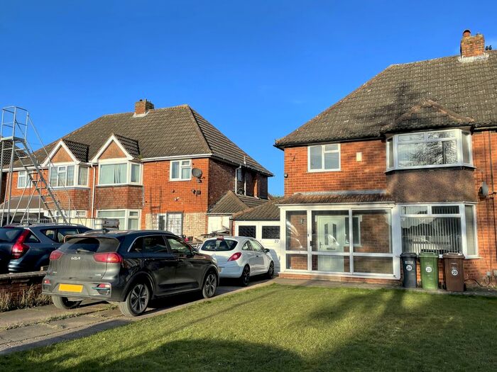 3 Bedroom Semi-Detached House To Rent In Farnworth Grove, Birmingham, West Midlands, B36