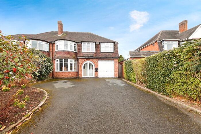 4 Bedroom Semi-Detached House For Sale In Bryanston Road, Solihull, B91