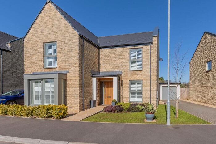 4 Bedroom Detached House For Sale In Great Somerford, Chippenham, SN15