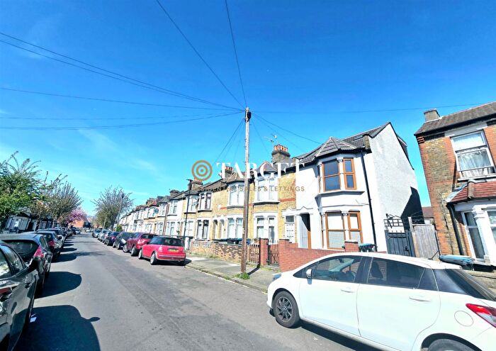 3 Bedroom End Of Terrace House To Rent In Clarence Road, Enfield, EN3