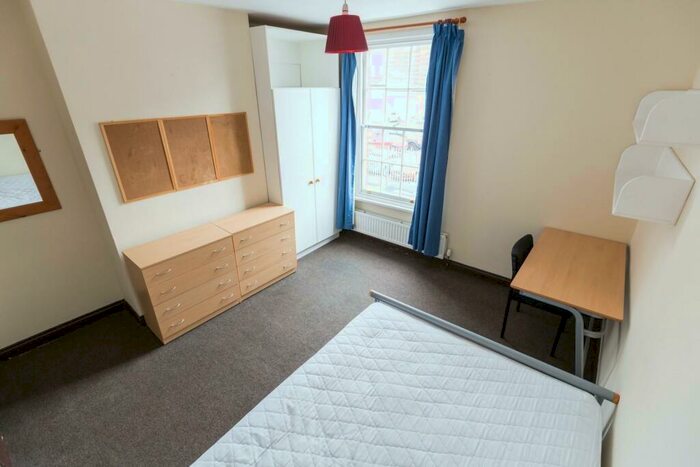 5 Bedroom House To Rent In Milton Street, S3
