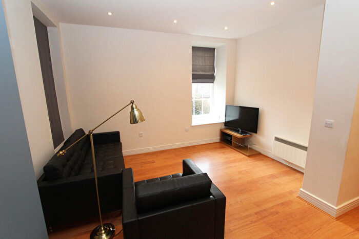 2 Bedroom Flat To Rent In Consort Mews, Knowle, PO17