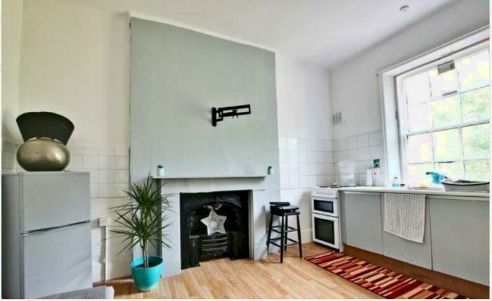 Flat To Rent In Widmore Road Bromley, BR1