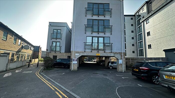 2 Bedroom Flat To Rent In Denmark Road, Poole, BH15