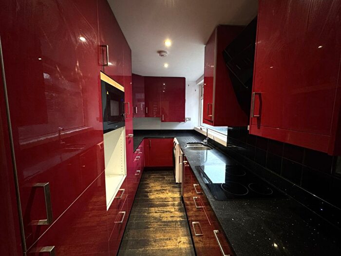 4 Bedroom End Of Terrace House To Rent In Kendal Avenue, Barking, IG11