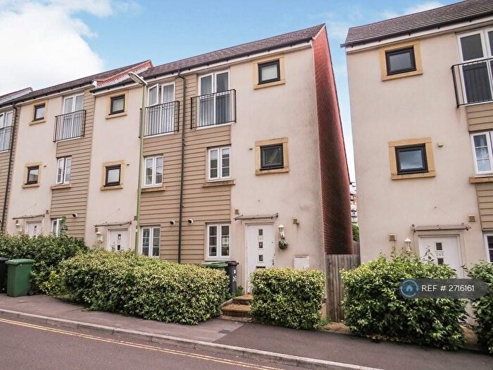 3 Bedroom End Of Terrace House To Rent In Sinclair Drive, Basingstoke, RG21
