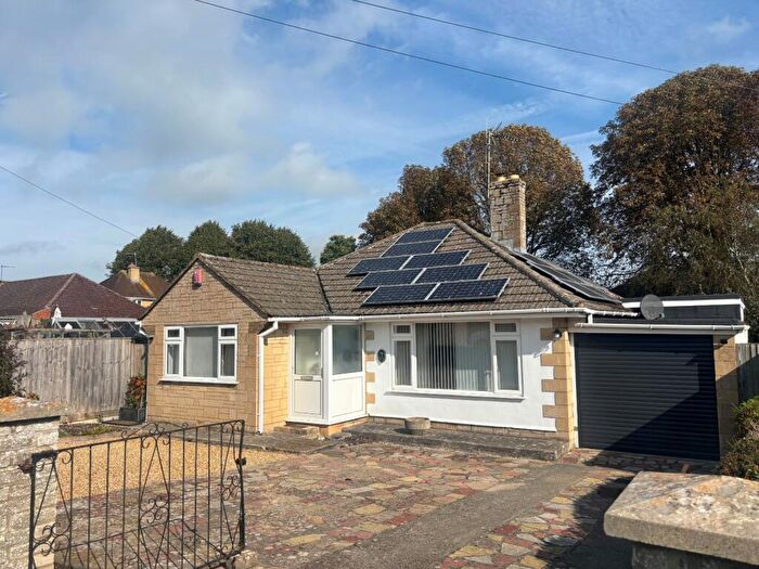 3 Bedroom Bungalow For Sale In Marlborough Place, Faringdon, Oxfordshire, SN7