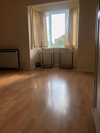 1 Bedroom Studio To Rent In Holly Gardens, West Drayton UB7