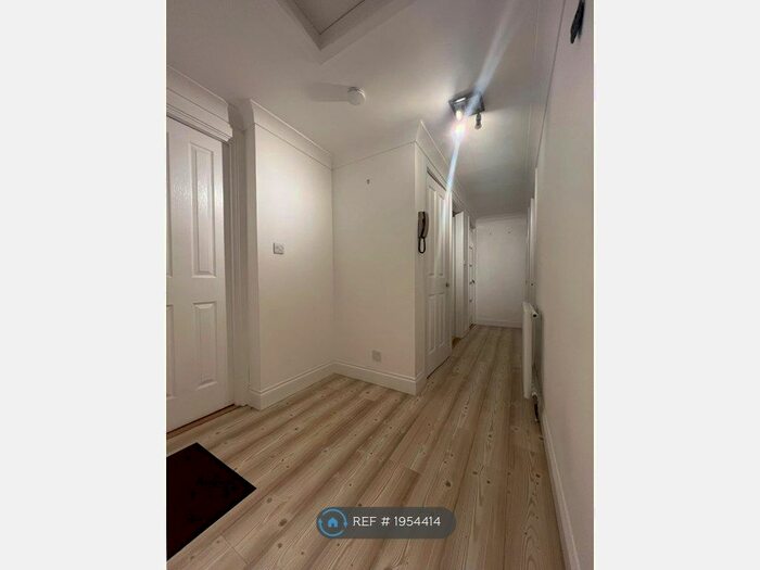 3 Bedroom Flat To Rent In Morrison Drive, Aberdeen, AB10