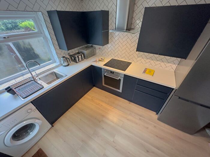 3 Bedroom Terraced House To Rent In Romer Road, L6