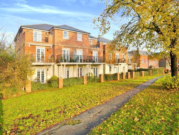 2 Bedroom Apartment To Rent In Priests Lane, Brentwood, Essex, CM15