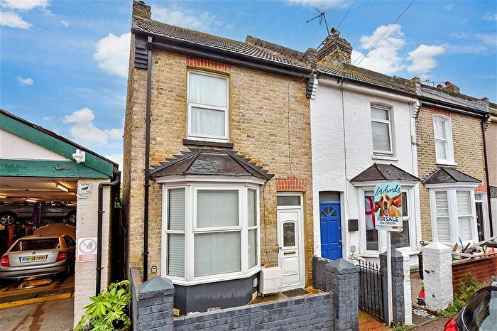 2 Bedroom End Of Terrace House For Sale In Elizabeth Road, Ramsgate, Kent, CT11