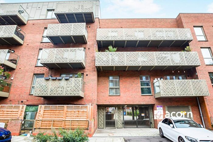 2 Bedroom Flat To Rent In Broome Way London, SE5