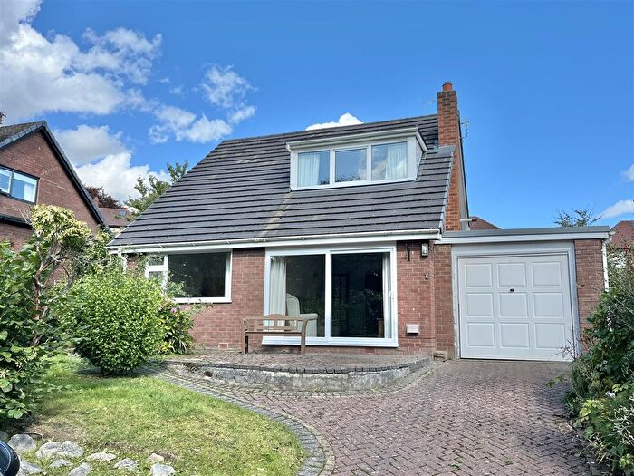 3 Bedroom Detached Bungalow For Sale In Elm Grove, Glossop, SK13