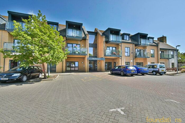 2 Bedroom Flat For Sale In Buxton Drive, Bexhill-On-Sea, TN39