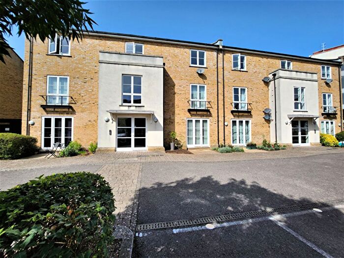 2 Bedroom Flat To Rent In Weevil Lane, Gosport, Hampshire, PO12