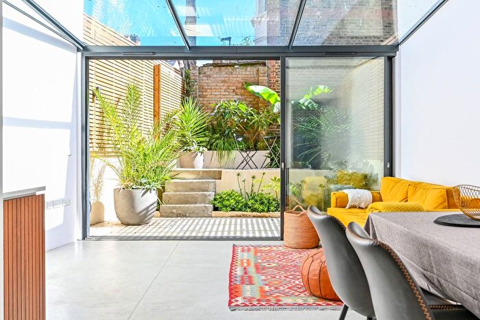 1 Bedroom Flat To Rent In Horsell Road, Highbury And Islington, London, N5