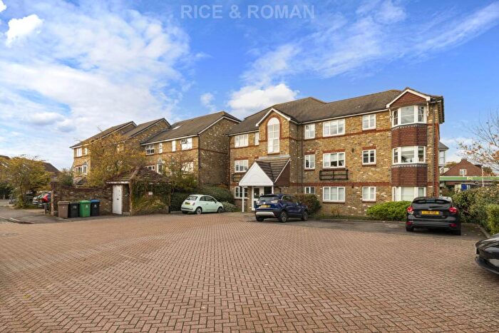2 Bedroom Apartment For Sale In Camel Grove, Kingston Upon Thames, KT2
