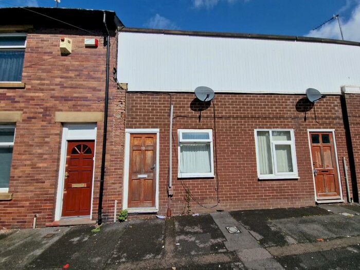Houses for sale & to rent in OL8 4SJ, Byron Street, Hollinwood Oldham