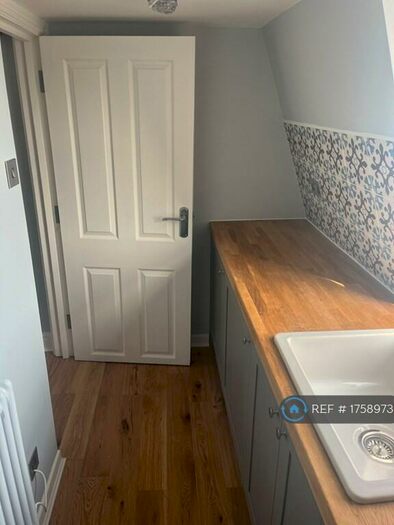 1 Bedroom Flat To Rent In Bath, Bath, BA1