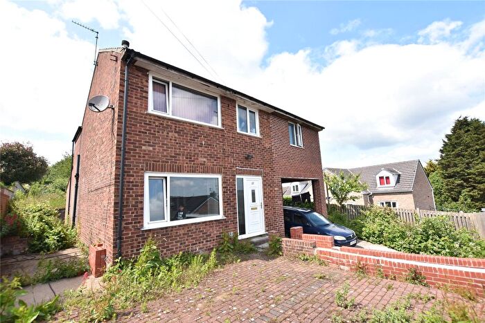 6 Bedroom Detached House For Sale In Kensington Close, Batley, West Yorkshire, WF17