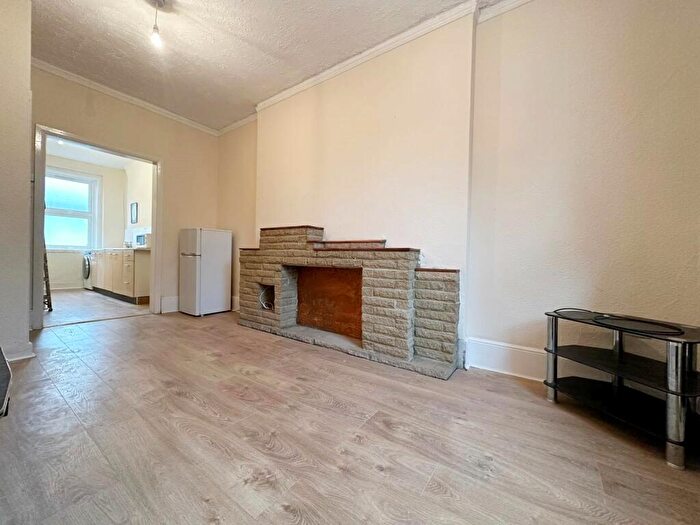 1 Bedroom Flat To Rent In High Street, St. Mary Cray, BR5