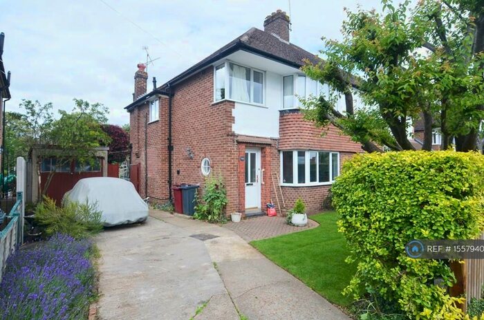 3 Bedroom Semi-Detached House To Rent In Mayfield Drive, Berkshire, RG4