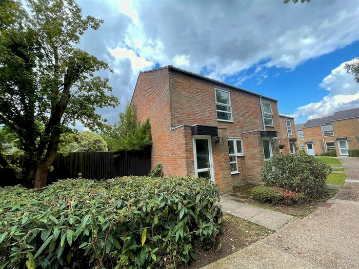 2 Bedroom Terraced House To Rent In New Ash Green, Kent, DA3