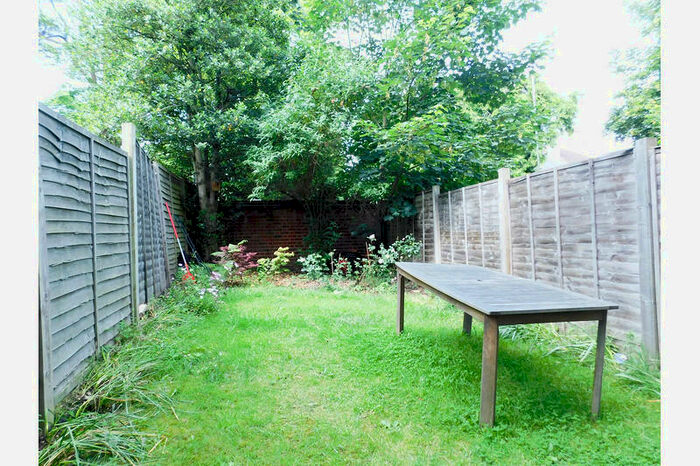 4 Bedroom Town House To Rent In Smiles Place, Woking, GU22