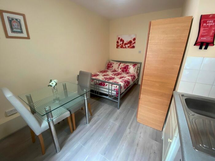Studio To Rent In Cromwell Road, London, SW7