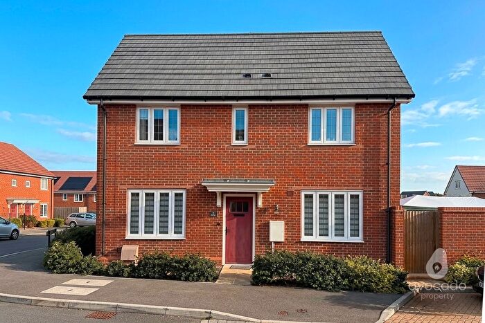 3 Bedroom Semi-detached House For Sale In Sonning Place, Binfield, Berkshire, RG42