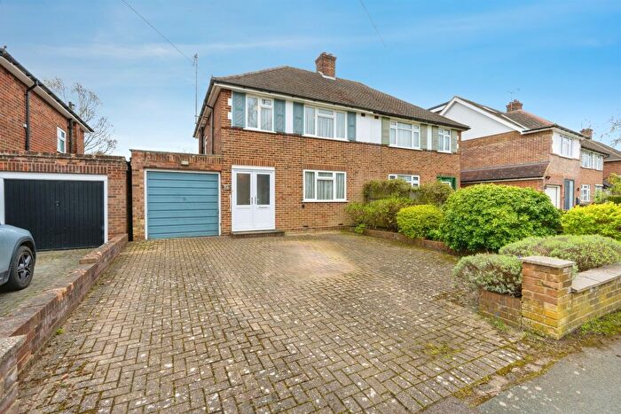 3 Bedroom Semi Detached House For Sale In The Ridgeway, St. Albans, AL4