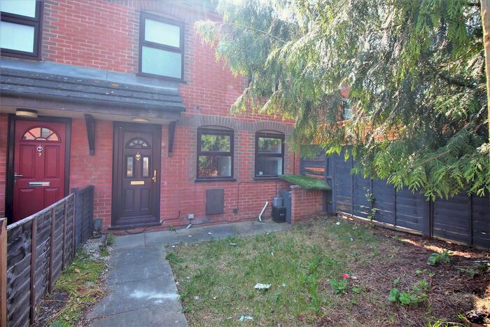 1 Bedroom End Of Terrace House To Rent In Rona Court, Reading, Berkshire, RG30