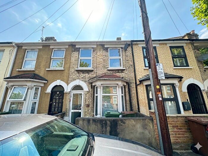 3 Bedroom Terraced House To Rent In Gloucester Road, Manor Park, E12
