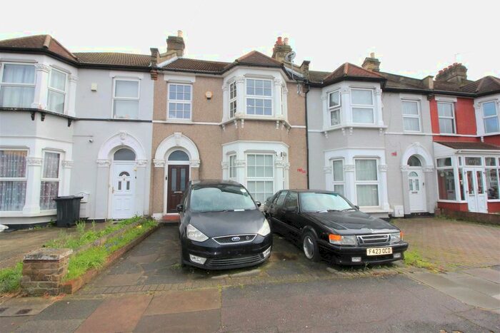 5 Bedroom Property To Rent In Hazeldene Road, Goodmayes, Ilford, IG3