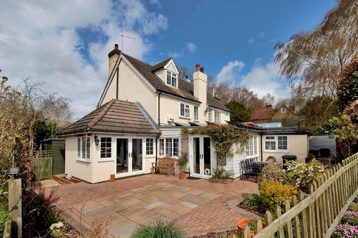 4 Bedroom Semi-Detached House For Sale In Spout Lane, Brenchley, Kent, TN12