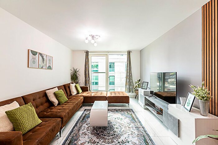 2 Bedroom Flat To Rent In St George Wharf, London, SW8