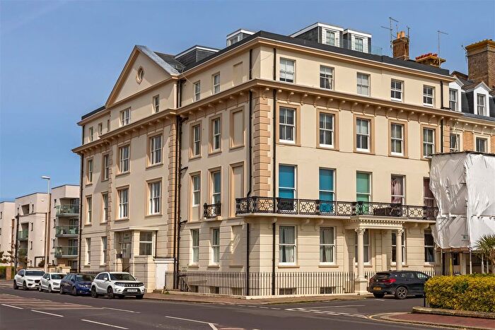 2 Bedroom Flat For Sale In Heene Terrace, Worthing, BN11