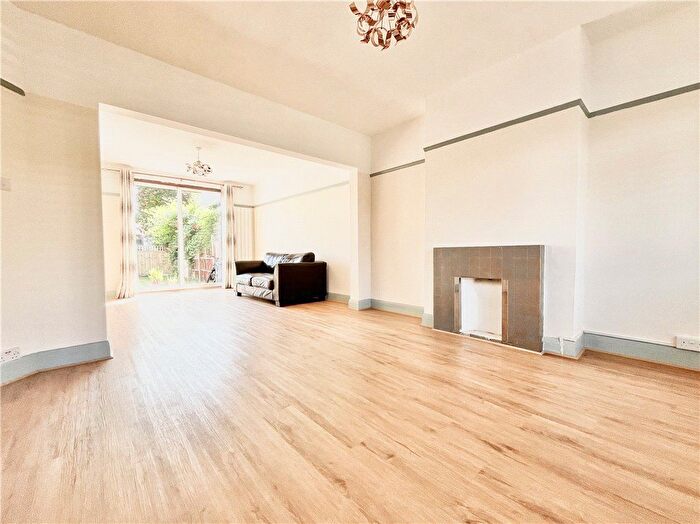 3 Bedroom Semi-Detached House To Rent In Argyle Avenue, Hounslow, TW3