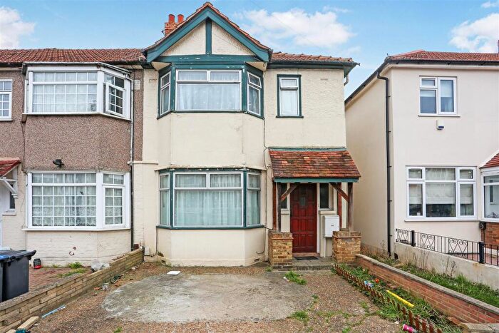 3 Bedroom End Of Terrace House To Rent In Cobham Avenue, New Malden, KT3
