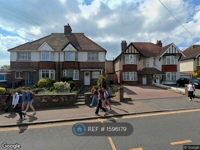 2 Bedroom Flat To Rent In Magdalen Road, Bexhill On Sea, TN40