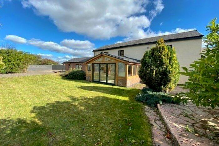 3 Bedroom Barn Conversion To Rent In Halegate Road, Widnes WA8