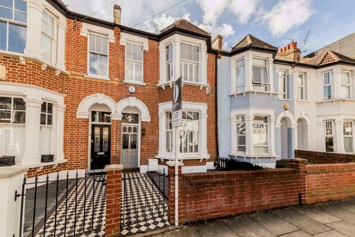 4 Bedroom House To Rent In Ormeley Road, Balham, SW12