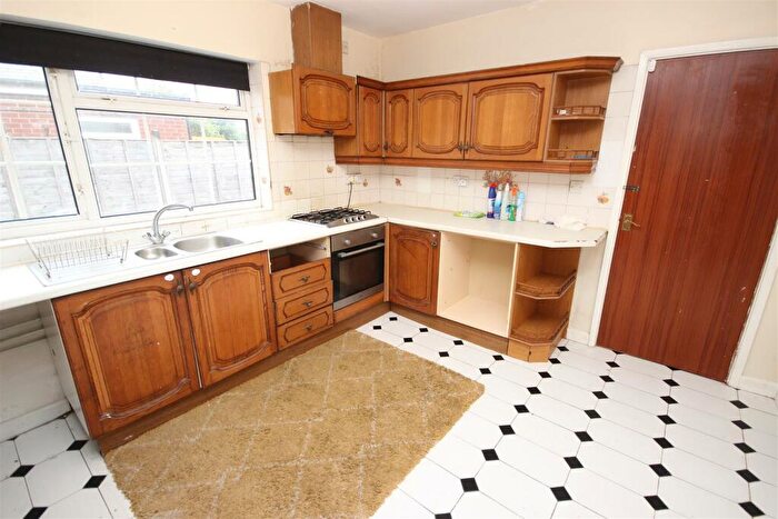 3 Bedroom End Of Terrace House For Sale In Green Lane, Halesowen, West Midlands, B62